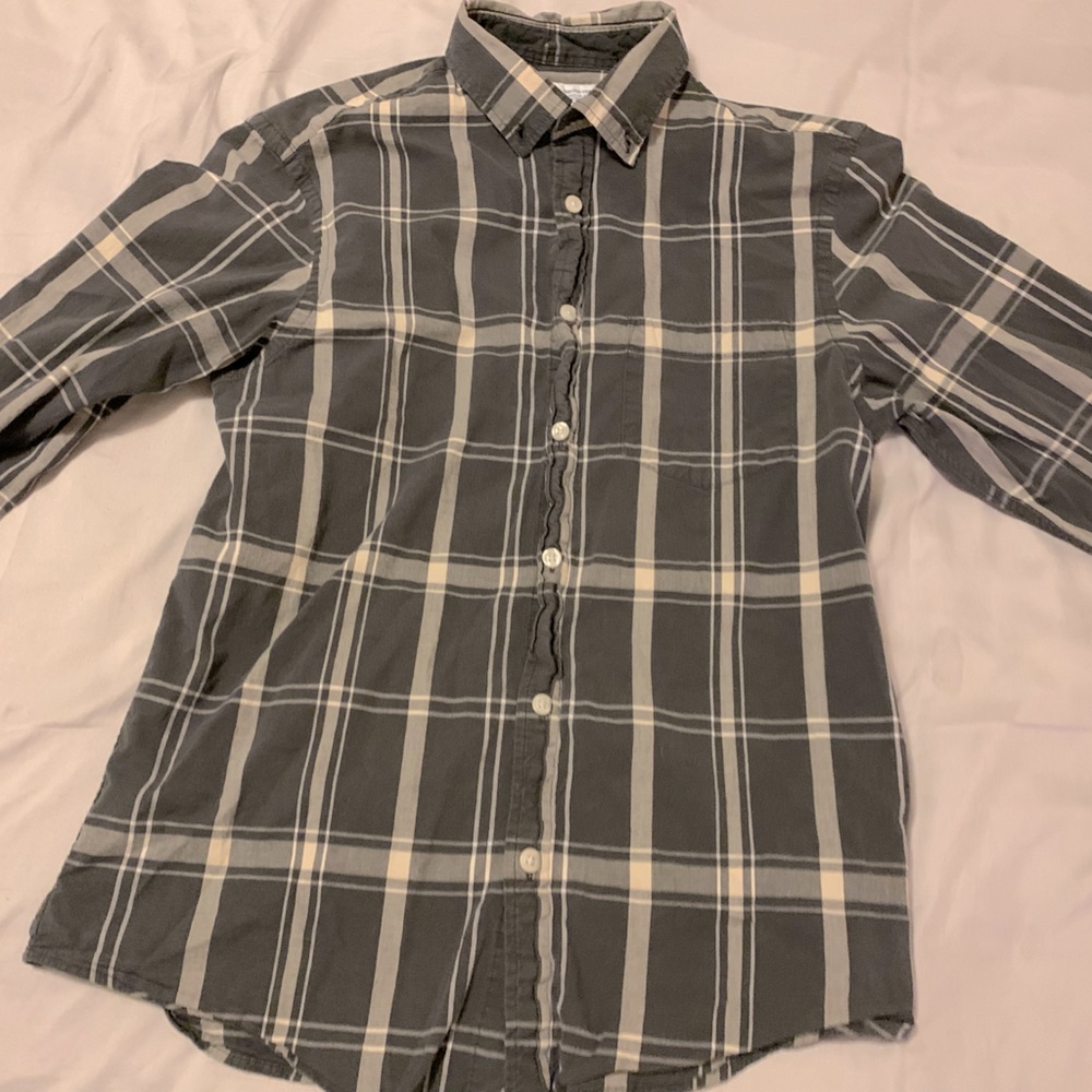 Small mens gray plaid shirt